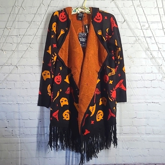 🆕️NWT Disney Hocus Pocus Dani Hooded Fringe Halloween Witch Cardigan Size Small - Picture 9 of 16